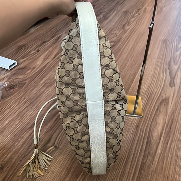 A301- 💯% authentic Gucci shoulder bag - Picture 13 of 16